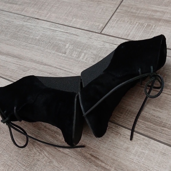 BURBERRY..BENTON WEDGE CALF HAIR BOOTIE..SIZE 36 - Picture 3 of 10